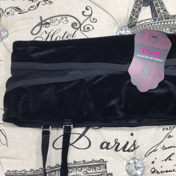 🛍3/$30🛍 Maidenform Super Sexy Lace Garter Belt - Picture 5 of 9
